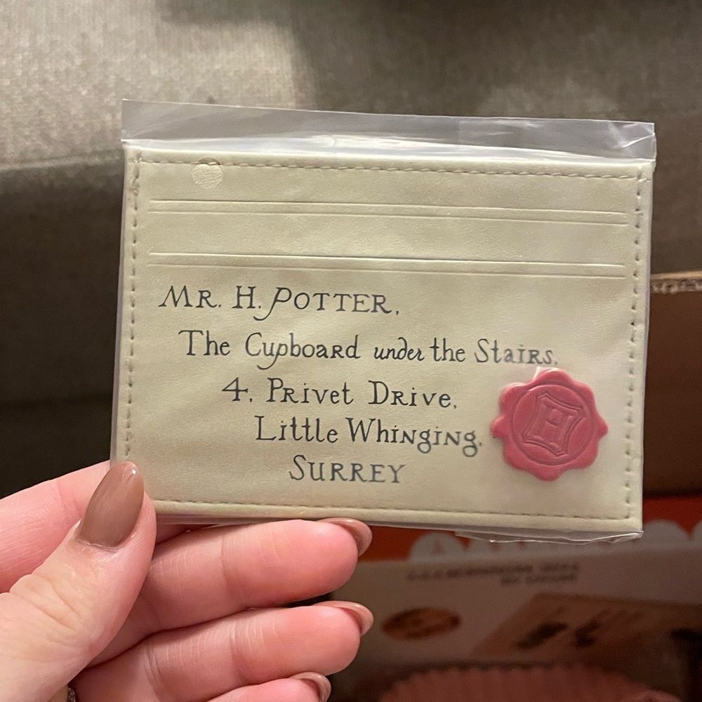 NWT CREAM HARRY POTTER CARD HOLDER
